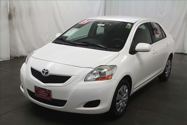 Toyota Yaris 2012 photo 2