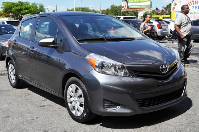 Toyota Yaris 2013 photo 4
