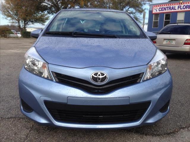 Toyota Yaris 2013 photo 3