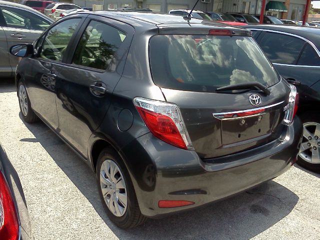 Toyota Yaris 2013 photo 3