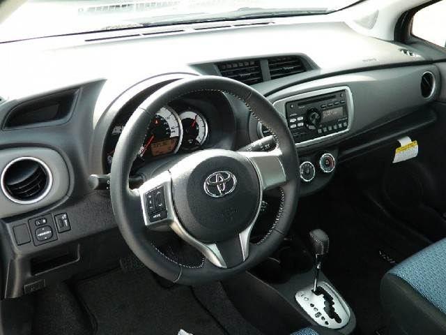 Toyota Yaris Custom Deluxe 4X4 Hatchback