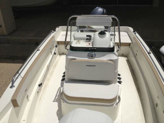 Triumph 190 Bay 2013 photo 3