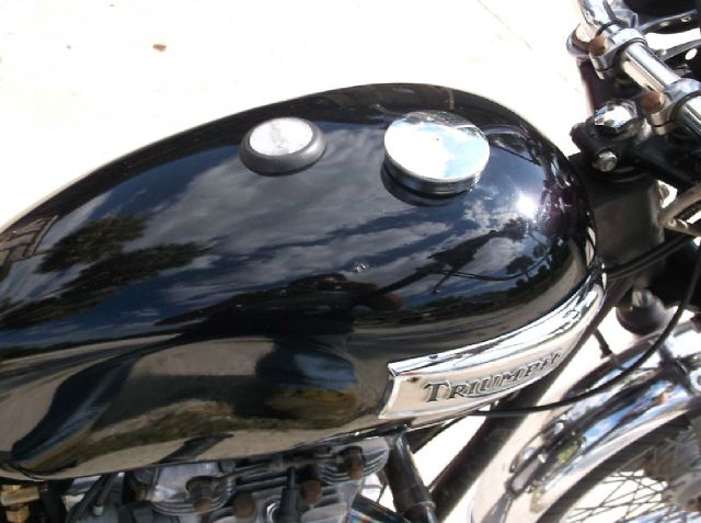 Triumph Bonneville 1973 photo 10