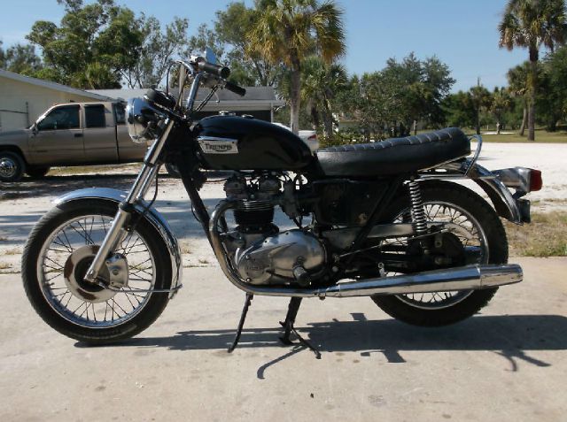 Triumph Bonneville 1973 photo 13