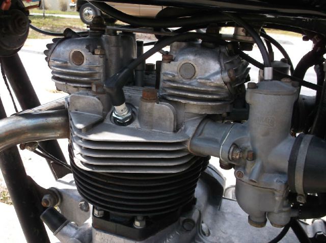 Triumph Bonneville 1973 photo 9