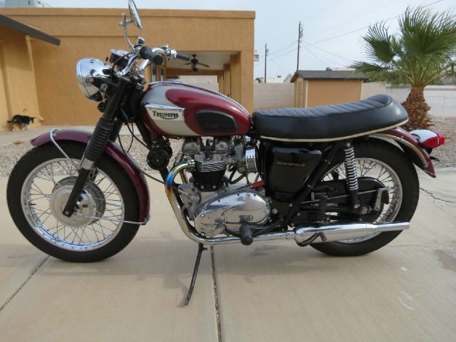 Triumph Bonneville 650 1970 photo 2