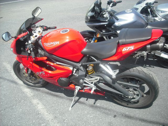Triumph Daytona 675 2009 photo 2