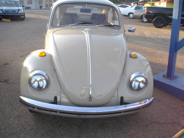 Volkswagen Beetle Base Coupe