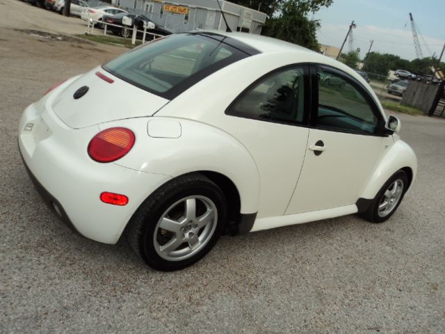 Volkswagen Beetle 2000 photo 0