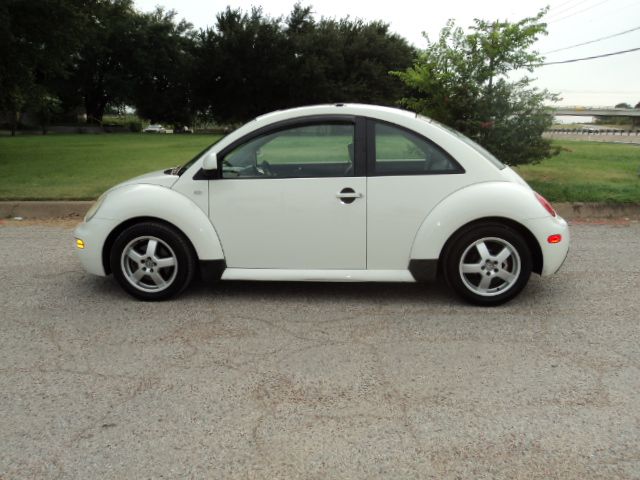 Volkswagen Beetle 2000 photo 2
