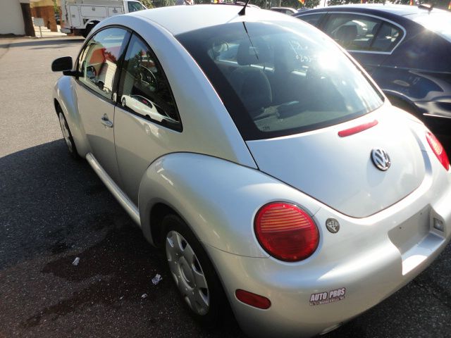 Volkswagen Beetle 2000 photo 0