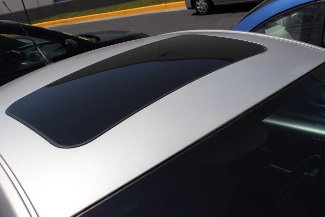 Volkswagen Beetle 4dr 112 WB AWD Sedan