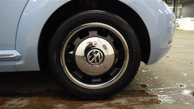 Volkswagen Beetle 2012 photo 2