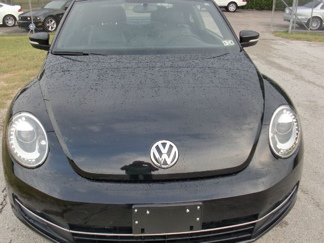 Volkswagen Beetle 2012 photo 1