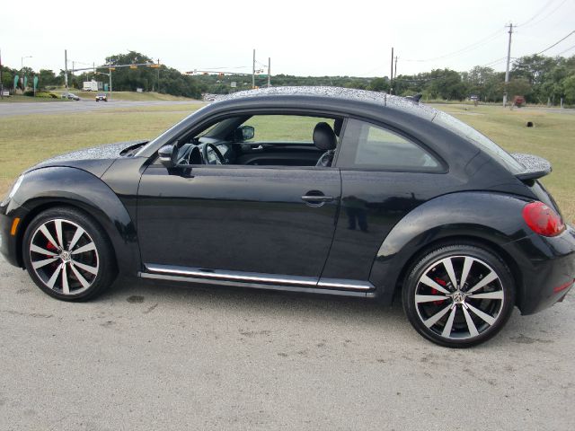 Volkswagen Beetle 2012 photo 2