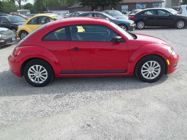 Volkswagen Beetle 2012 photo 1