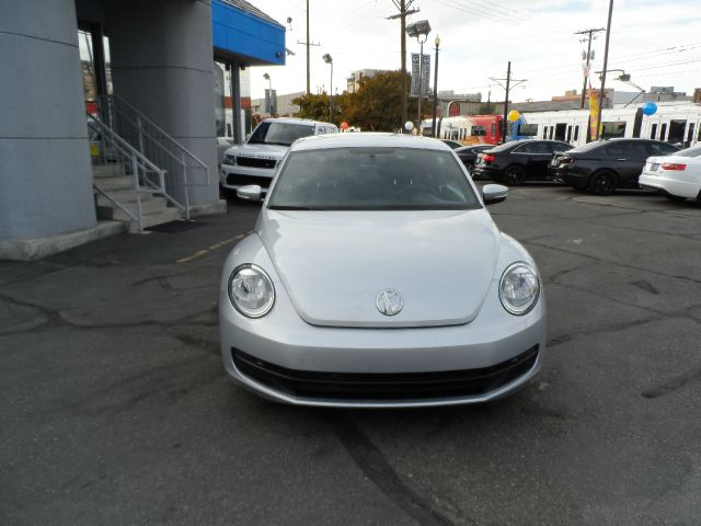 Volkswagen Beetle 4X4 Crew Cab Super Duty Lariat Hatchback