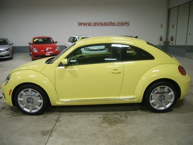 Volkswagen Beetle 2012 photo 1