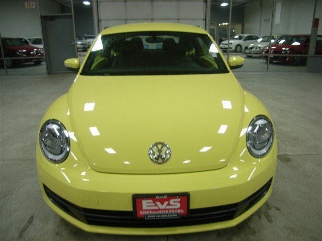 Volkswagen Beetle 2012 photo 4