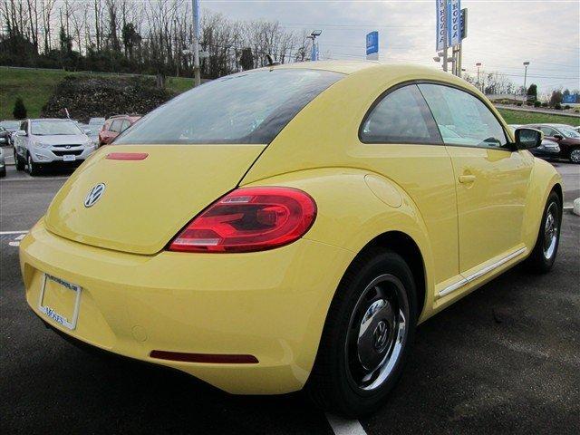 Volkswagen Beetle 2012 photo 1