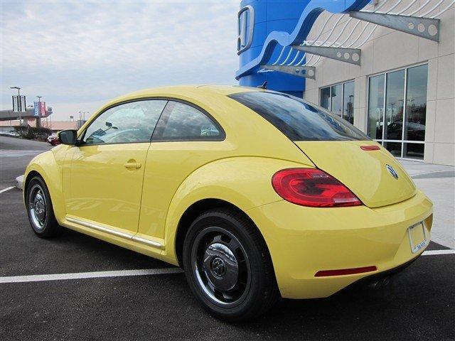 Volkswagen Beetle 2012 photo 2