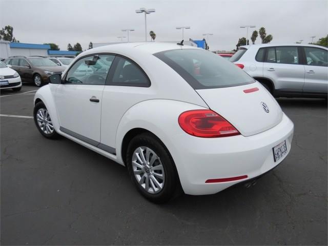 Volkswagen Beetle 2012 photo 1