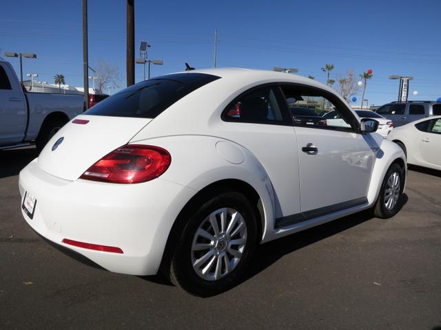 Volkswagen Beetle 2012 photo 2