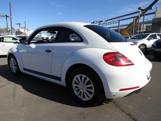 Volkswagen Beetle 2012 photo 3