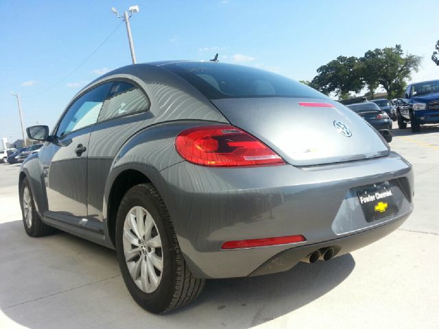 Volkswagen Beetle 2013 photo 2