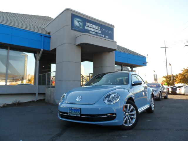 Volkswagen Beetle 2013 photo 1