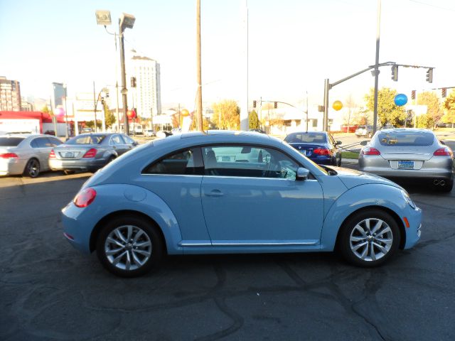 Volkswagen Beetle 2013 photo 4
