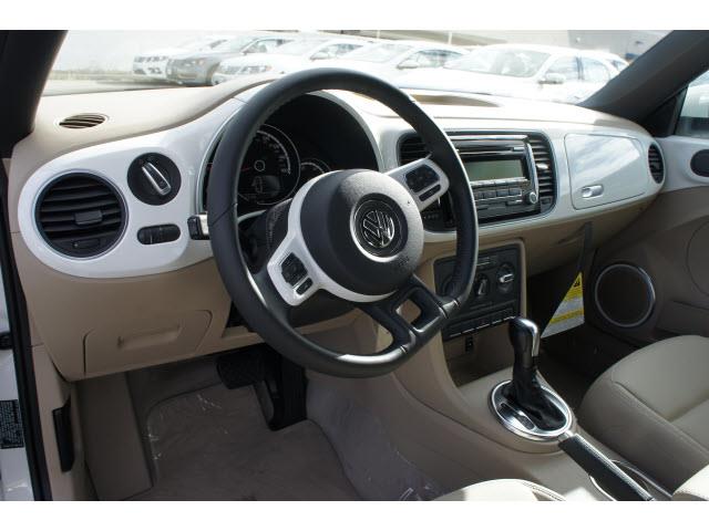 Volkswagen Beetle 2014 photo 2