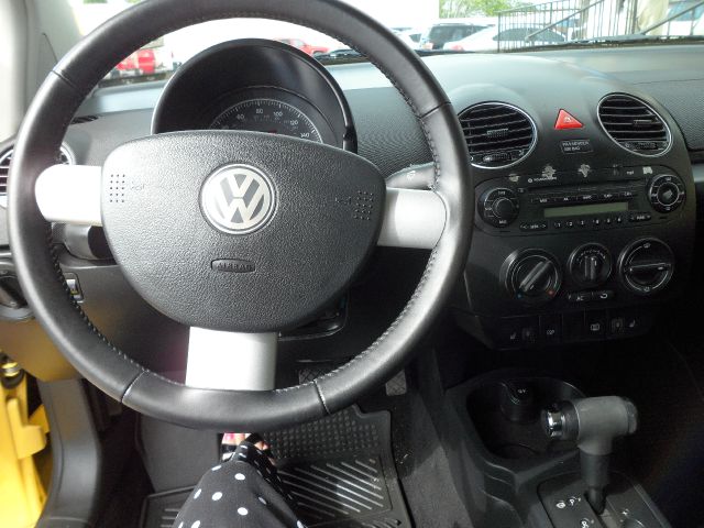 Volkswagen Beetle 2014 photo 1