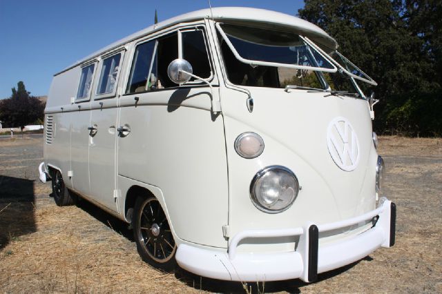 Volkswagen Bus 1966 photo 2