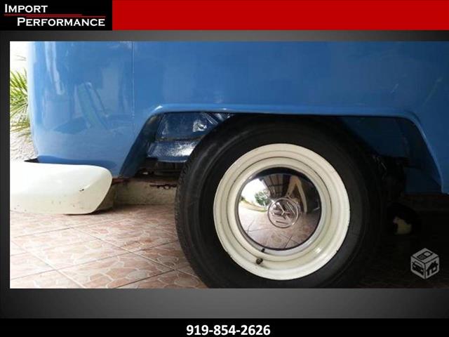 Volkswagen Bus 1969 photo 2