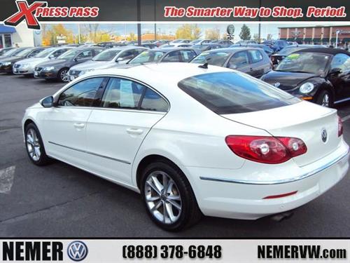 Volkswagen CC 2009 photo 1