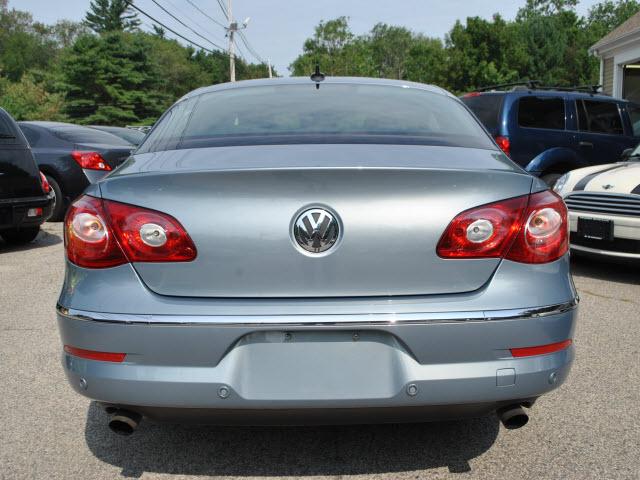 Volkswagen CC 2009 photo 2