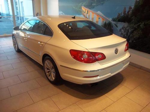 Volkswagen CC 2009 photo 2