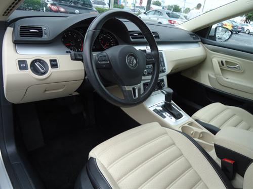Volkswagen CC 2009 photo 2