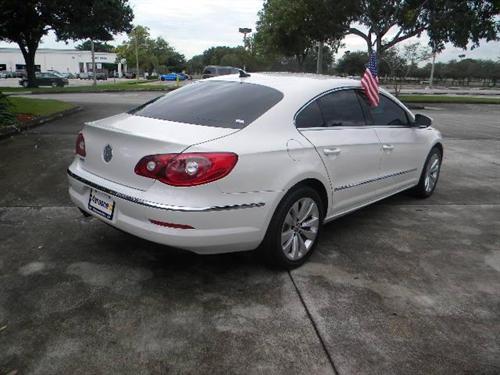 Volkswagen CC 2009 photo 2
