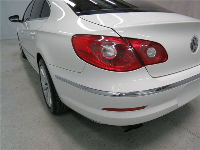 Volkswagen CC 2009 photo 10
