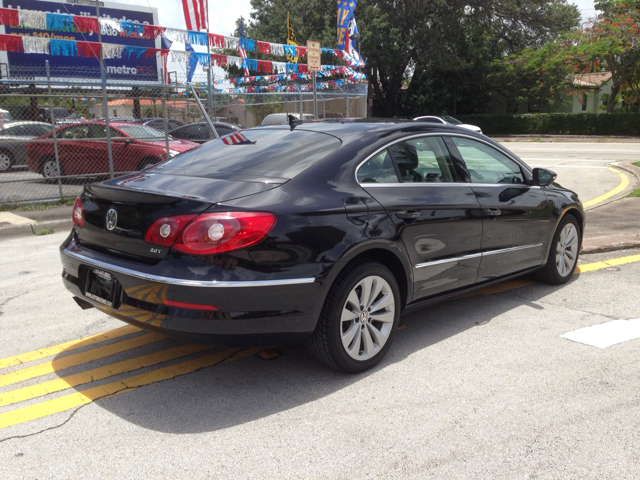 Volkswagen CC 2010 photo 1