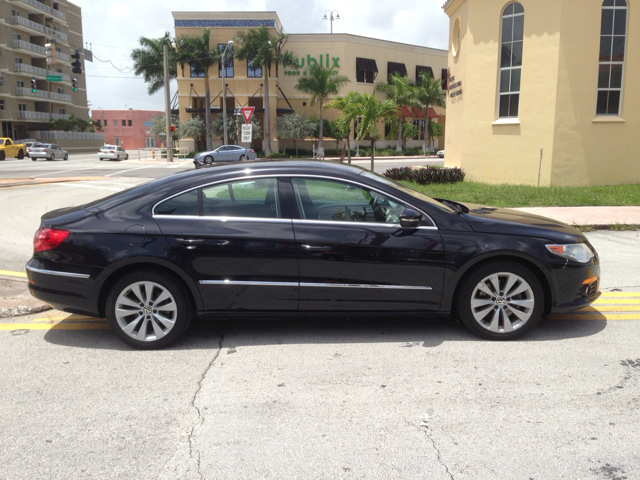 Volkswagen CC 2010 photo 2