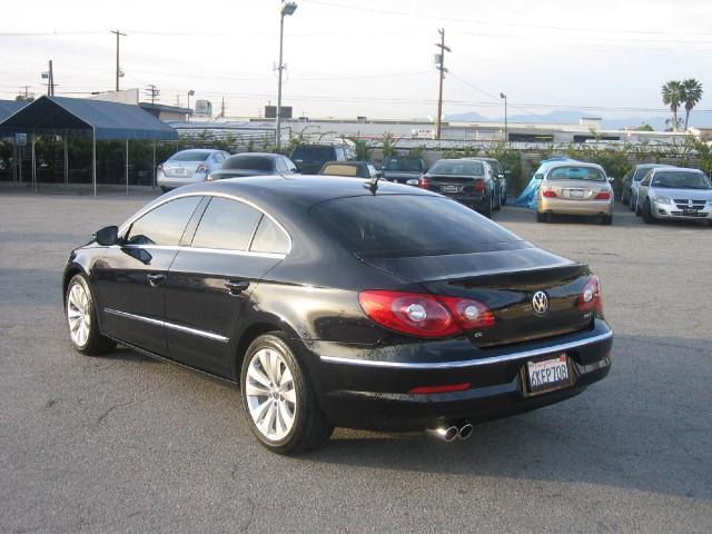 Volkswagen CC 2010 photo 2