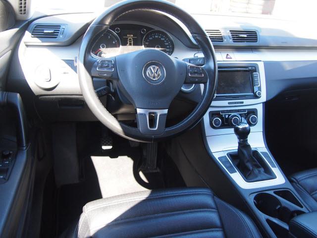 Volkswagen CC 2010 photo 0