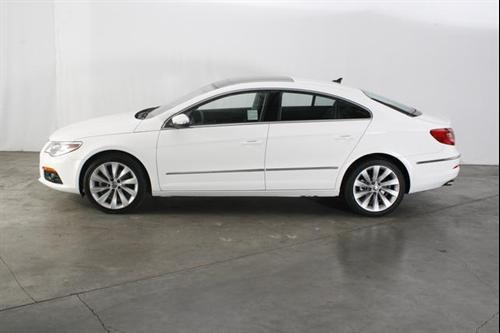 Volkswagen CC 2011 photo 1