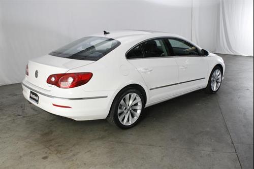 Volkswagen CC 2011 photo 4