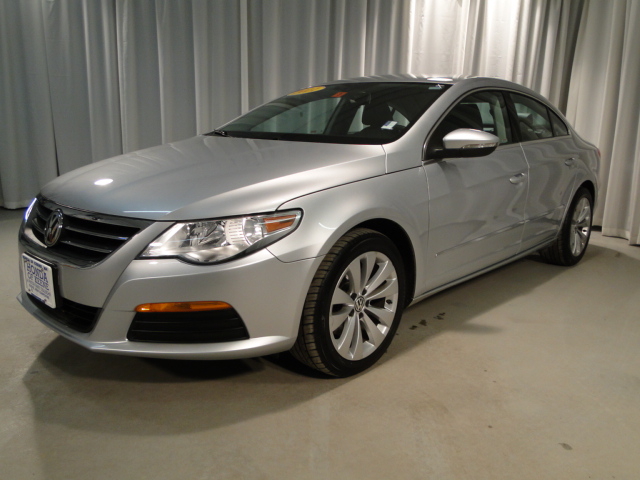 Volkswagen CC 2011 photo 1