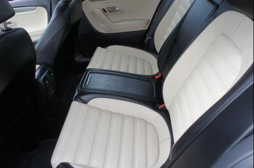 Volkswagen CC 2011 photo 2