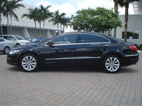 Volkswagen CC 2011 photo 1